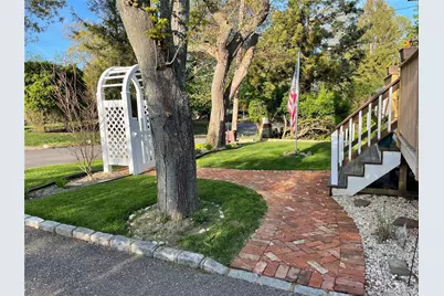 32 Neptune Road, Rocky Point, NY 11778 - Photo 7