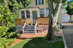 32 Neptune Rd, Rocky Point, NY 11778 - Photo 5