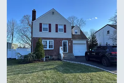 48 Jefferson Rd, Farmingdale, NY 11735 - Photo 11