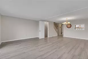 203 Williamsburg Dr, Mahopac, NY 10541 - Photo 3