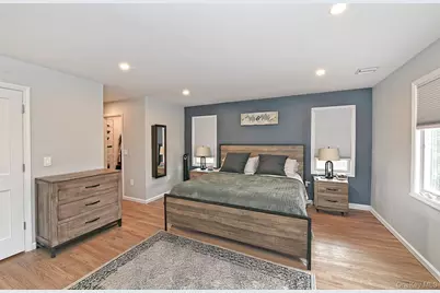 2457 New York Avenue, Melville, NY 11747 - Photo 17