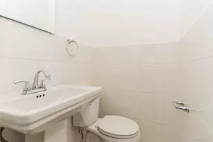 18 Paerdegat 13th St, Brooklyn, NY 11236 - Photo 15