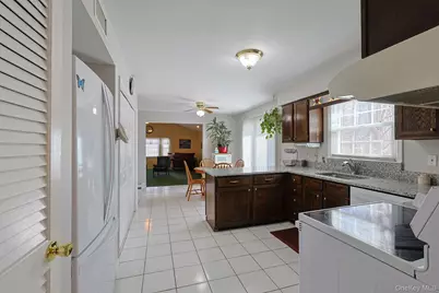 2 Eisenhower Court, Hopewell Junction, NY 12533 - Photo 7