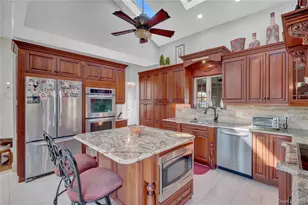 646 Kildare Crescent, Seaford, NY 11783 - Photo 11