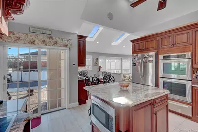 646 Kildare Crescent, Seaford, NY 11783 - Photo 13