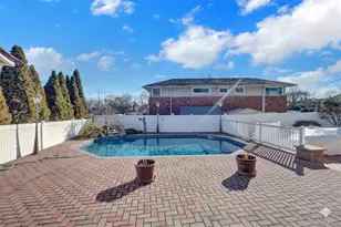 646 Kildare Crescent, Seaford, NY 11783 - Photo 35