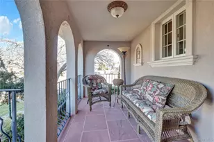 646 Kildare Crescent, Seaford, NY 11783 - Photo 3