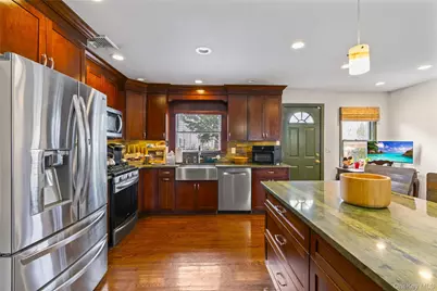 2 Burnett Avenue, Bay Shore, NY 11706 - Photo 13