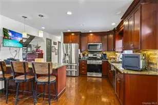 2 Burnett Ave, Bay Shore, NY 11706 - Photo 11