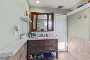 2 Burnett Ave, Bay Shore, NY 11706 - Photo 27