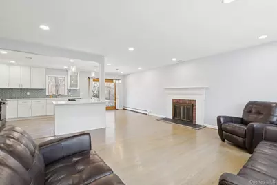 159 Chestnut Circle, Northport, NY 11768 - Photo 9