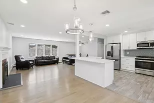 159 Chestnut Cir, Northport, NY 11768 - Photo 15