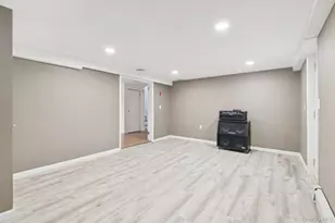 159 Chestnut Cir, Northport, NY 11768 - Photo 27