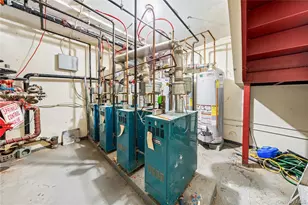 35-30 10th St, Astoria, NY 11106 - Photo 9