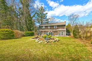 90 E 25th St, Huntington Station, NY 11746 - Photo 29