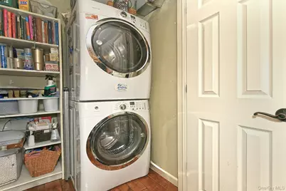 90 E 25th Street, Huntington Station, NY 11746 - Photo 15