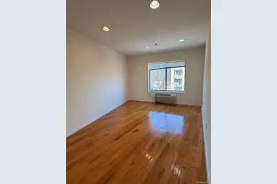 8265 116th Street #604, Richmond Hill, NY 11418 - Photo 5