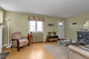 87 Powell Ave, Merrick, NY 11566 - Photo 5