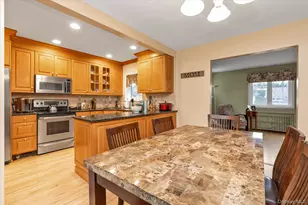 87 Powell Ave, Merrick, NY 11566 - Photo 7