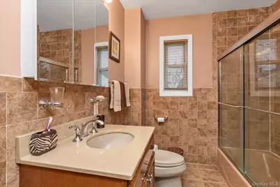 87 Powell Avenue, Merrick, NY 11566 - Photo 15