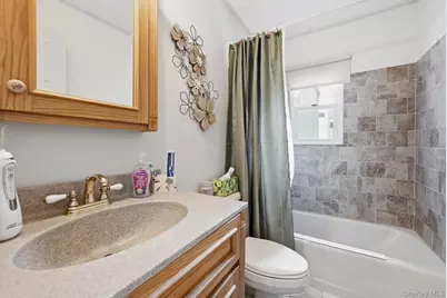 628 Peter Paul Drive, West Islip, NY 11795 - Photo 25