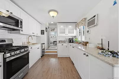 628 Peter Paul Drive, West Islip, NY 11795 - Photo 23