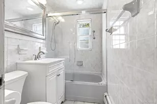 1822 Delancey Pl, Bronx, NY 10462 - Photo 15
