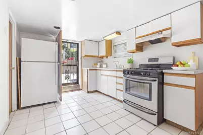 1822 Delancey Place, Bronx, NY 10462 - Photo 19