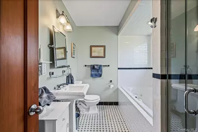 24 Tanglewood Trail, Hampton Bays, NY 11946 - Photo 13