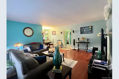 19640 67th Avenue #2nd FL, Fresh Meadows, NY 11365 - Photo 3