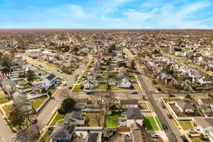 30 Poplar Ave, Farmingdale, NY 11735 - Photo 25