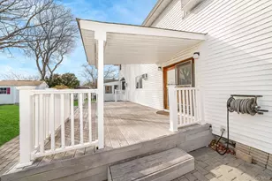 30 Poplar Ave, Farmingdale, NY 11735 - Photo 3