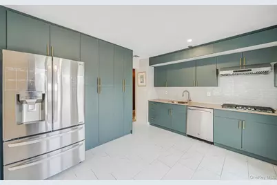 73 Parnell Drive, Smithtown, NY 11787 - Photo 23