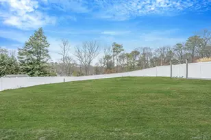 73 Parnell Dr, Smithtown, NY 11787 - Photo 13