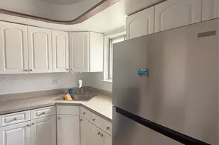 259-54 Craft Ave, Rosedale, NY 11422 - Photo 7