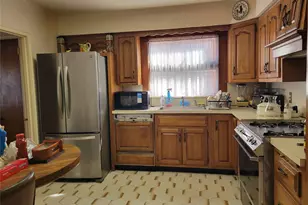 166-14 Cross Island Pkwy, Whitestone, NY 11357 - Photo 17