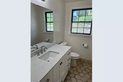 121 E Hook Cross Road, Hopewell Junction, NY 12533 - Photo 9