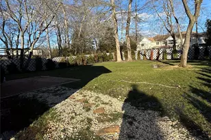 43 W Shore Rd, Oakdale, NY 11769 - Photo 17