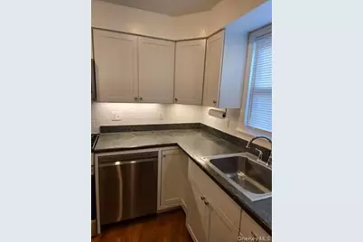 222 Cleveland Avenue, Mineola, NY 11501 - Photo 9