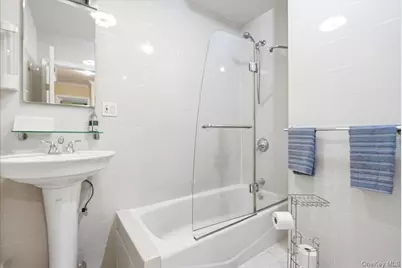 67-68 Groton Street, Forest Hills, NY 11375 - Photo 19