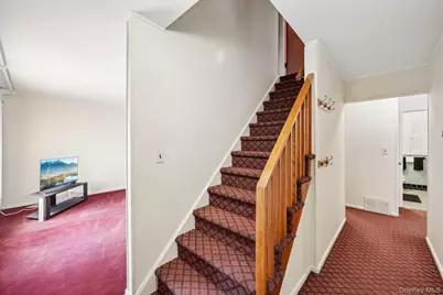 132 Albertson Parkway, Albertson, NY 11507 - Photo 3