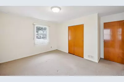 132 Albertson Parkway, Albertson, NY 11507 - Photo 15