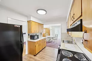 132 Albertson Pkwy, Albertson, NY 11507 - Photo 7