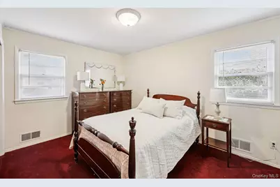 132 Albertson Parkway, Albertson, NY 11507 - Photo 13