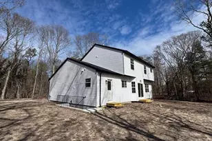 2384 A N/C Walnut Ave, Ronkonkoma, NY 11779 - Photo 3