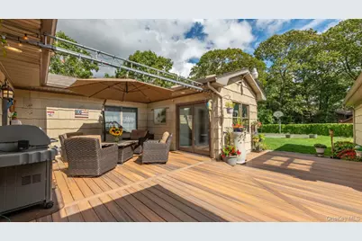 254 Meeting House Creek Road, Aquebogue, NY 11901 - Photo 19