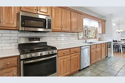 254 Meeting House Creek Road, Aquebogue, NY 11901 - Photo 7