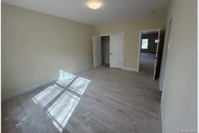 2384 B N/C Walnut Avenue, Ronkonkoma, NY 11779 - Photo 11