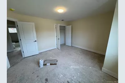 2384 B N/C Walnut Avenue, Ronkonkoma, NY 11779 - Photo 25