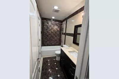 168 Robinwood Avenue, Hempstead, NY 11550 - Photo 9